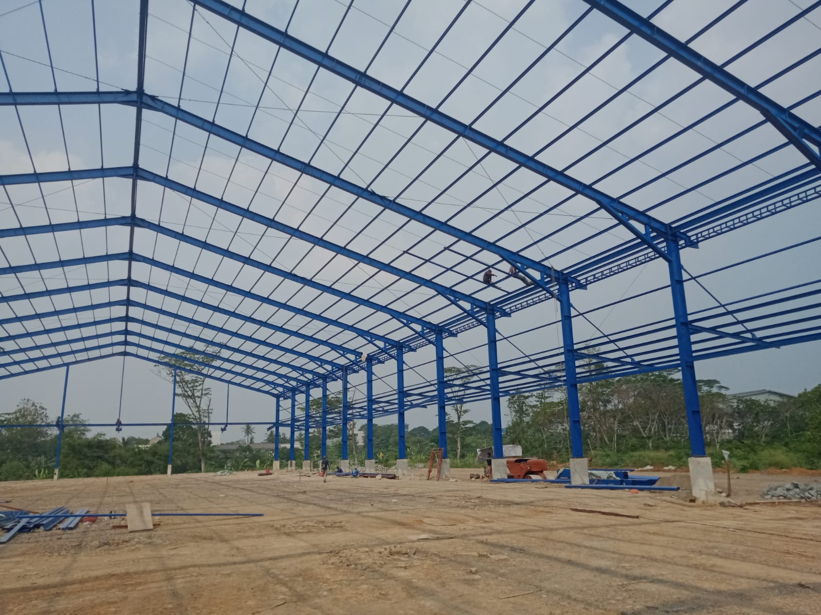 Pekerjaan pengecoran beton di lokasi proyek